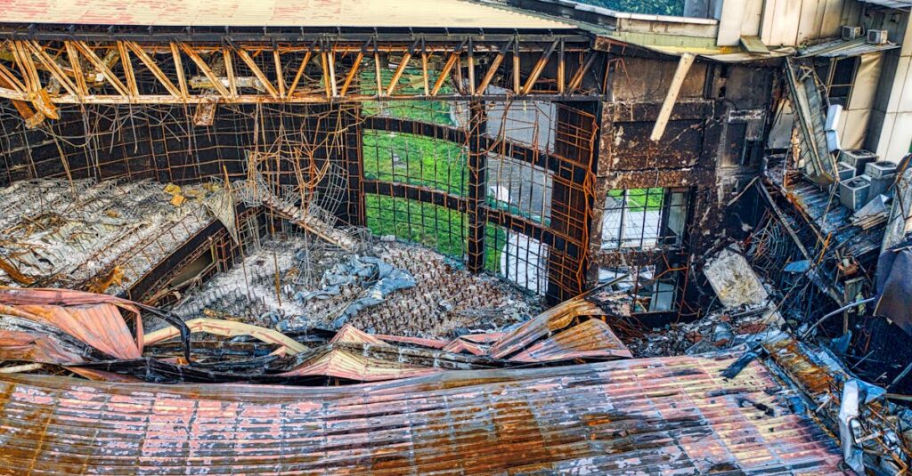 Fresnes-city-hall-destruction