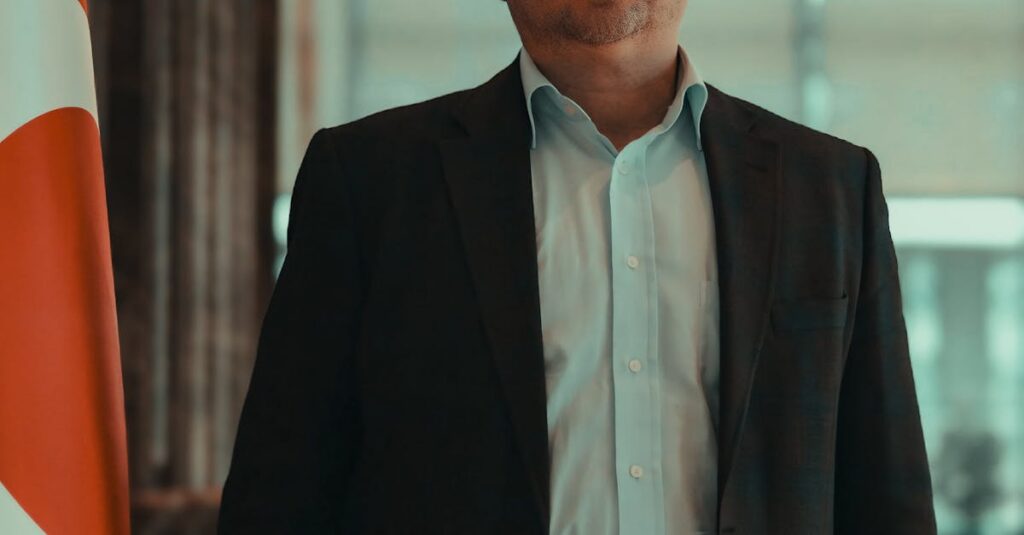 Illustration de L'ambassadeur du Japon, un simple outil de communication stratégique ? Japanese-ambassador-France-tourism