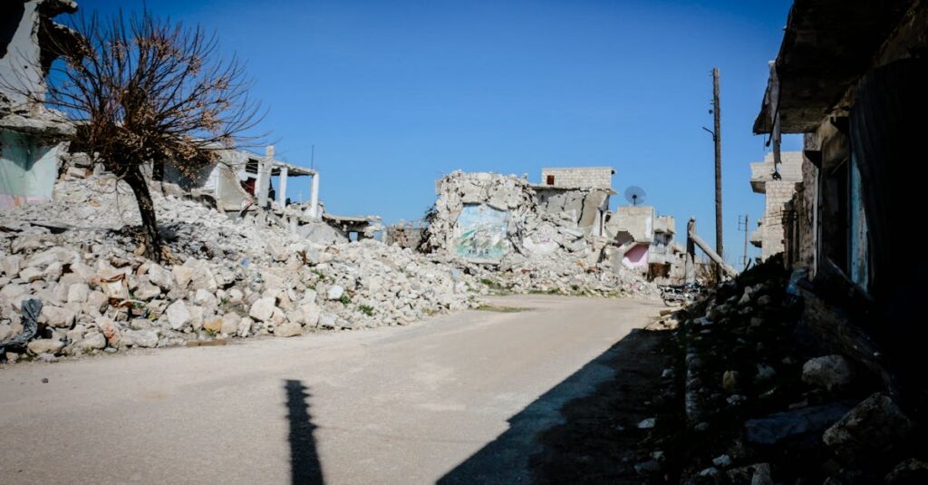 Illustration de Négociations Ukraine : l'illusion d'une paix lointaine Ukraine-war-destruction-2