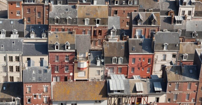 French-housing-crisis-2