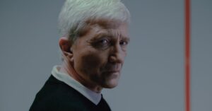 Michel-Barnier-serious