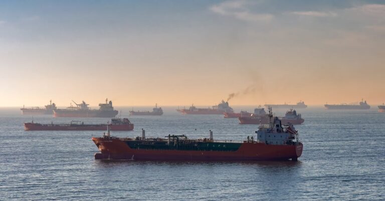 Ormuz-Strait-oil-tanker