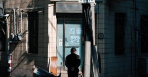 Illustration de Chaos en Corée du Sud : la panique des sacs-poubelle révèle une fragilité absurde garbage-bags-korea