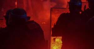 Illustration de La France face à un chaos social imminent France-social-unrest-2
