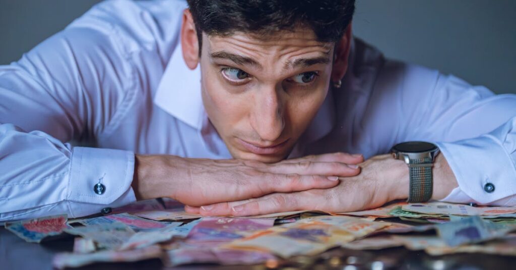 Illustration de La France face à un sombre déclin économique French-economy-crisis-11