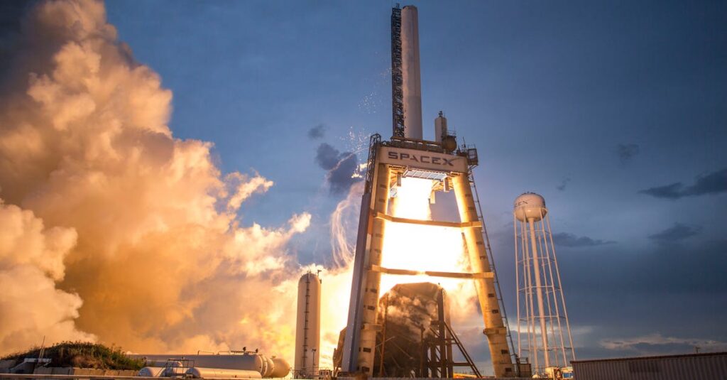 Illustration de SpaceX: L'IPO tant attendue, une déception pour les petits investisseurs? SpaceX-IPO-rocket-launch