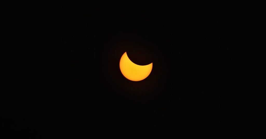 solar-eclipse-tourism-Spain