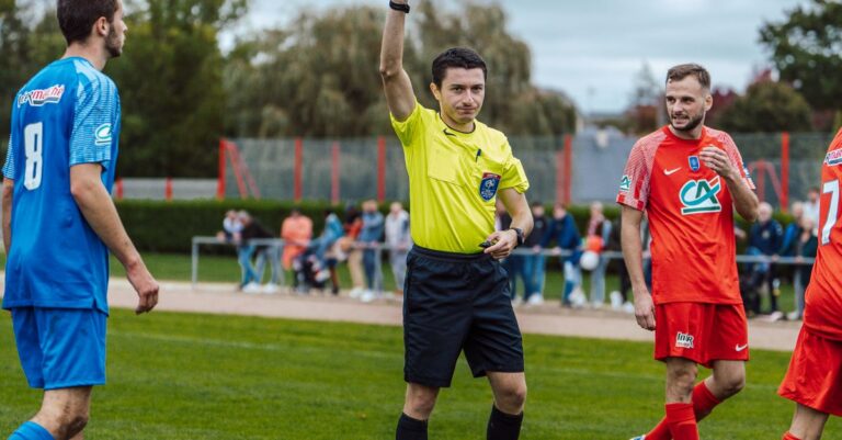 Kylian-Mbappe-referee-instructions