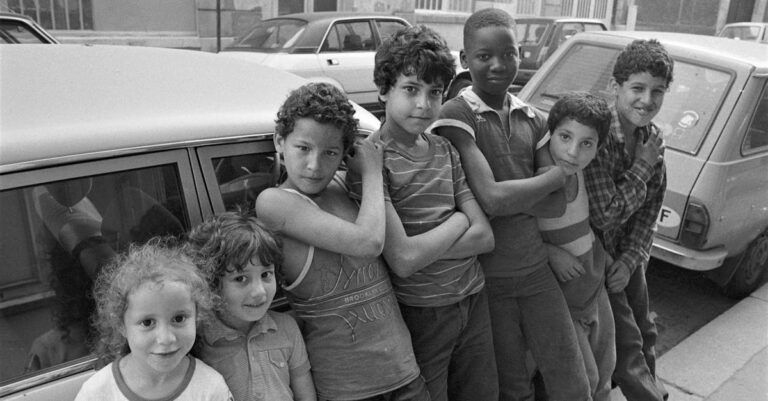 Paris-dirty-street-kids