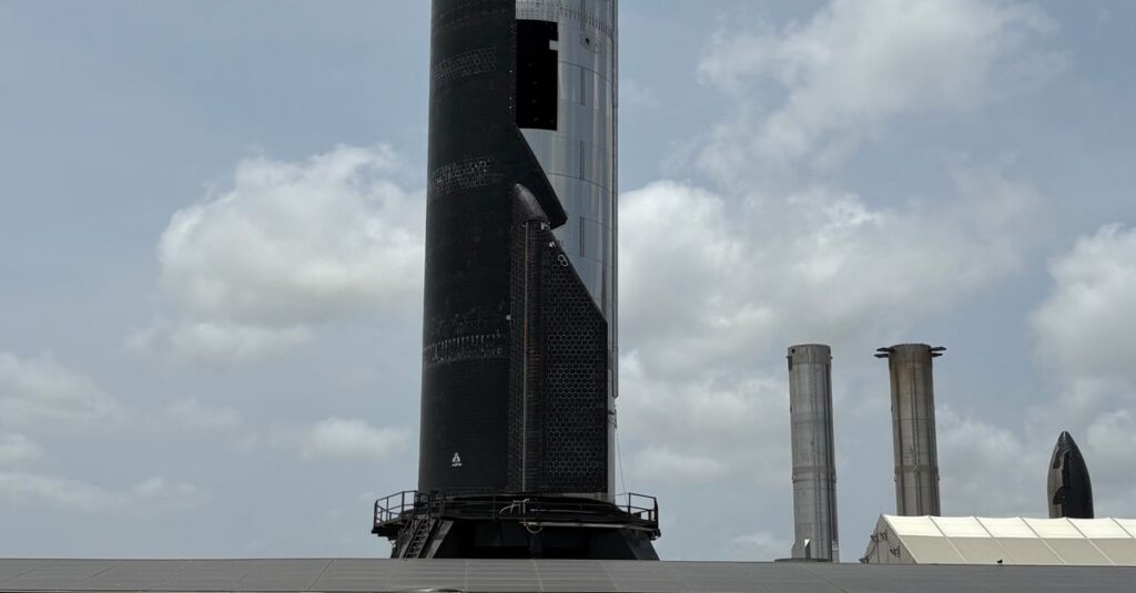 Illustration de Starship : Le Pari Risqué de SpaceX Menace son Empire SpaceX-Starship-launch-failure