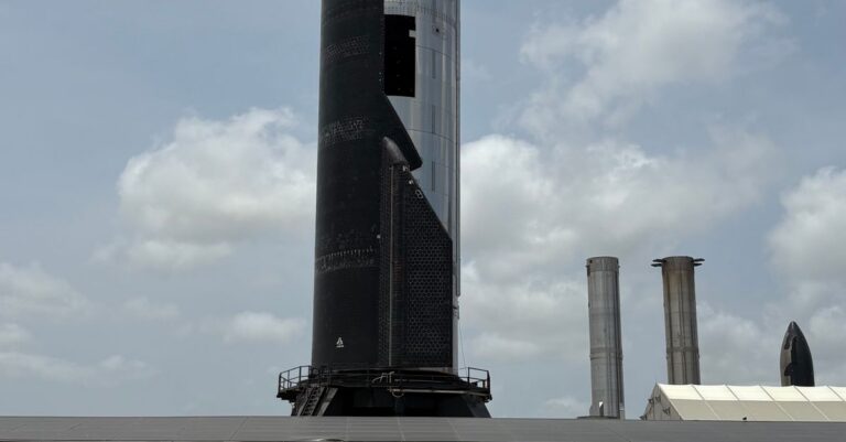 Illustration de Starship : Le Pari Risqué de SpaceX Menace son Empire SpaceX-Starship-launch-failure