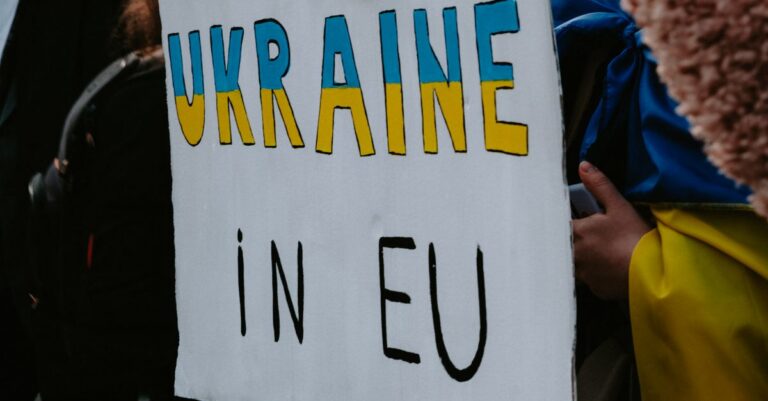 Illustration de L'Ukraine : un mirage européen aux lourdes incertitudes Ukraine-European-Union-politics