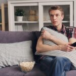 sedentary-teenager-sitting