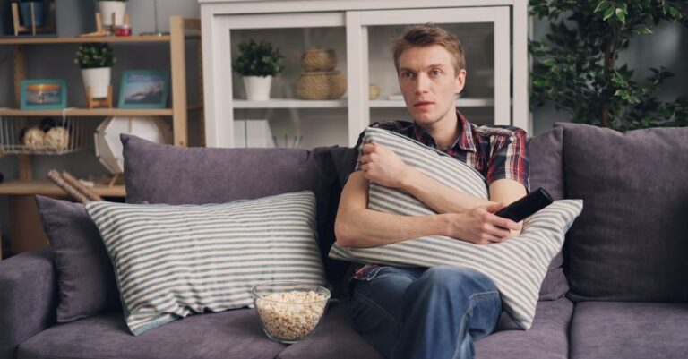 sedentary-teenager-sitting