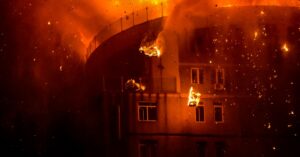 Illustration de Chaos au Cap Ferret: un pompier blessé, l'explosion filmée en direct Cap-Ferret-fire-explosion