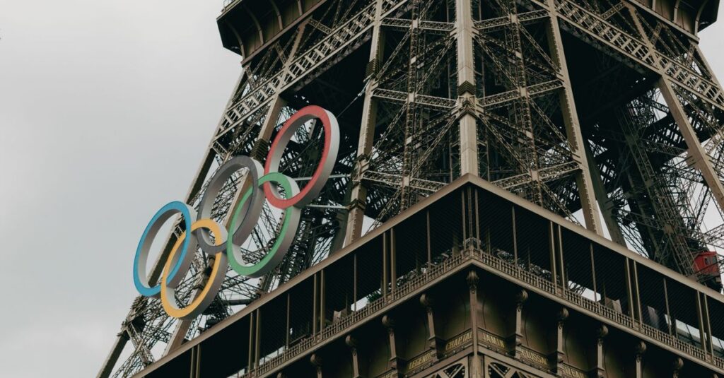 Illustration de L'échec cuisant des JO 2024 : un gouffre financier et une image ternie Paris-Olympics-disaster