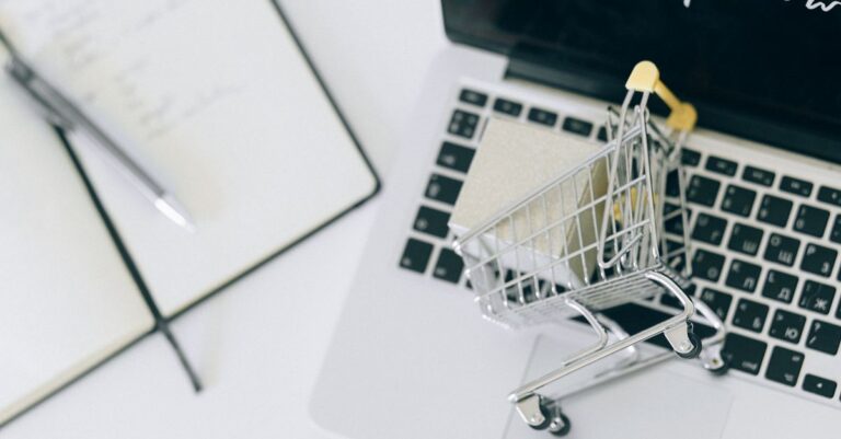 Illustration de E-commerce : l'illusion d'un record à 200 milliards d'euros online-shopping-crisis