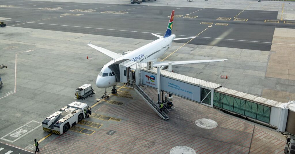 politicians-airport-tension