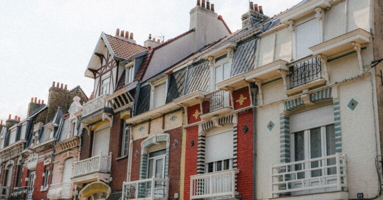 struggling-student-housing-France