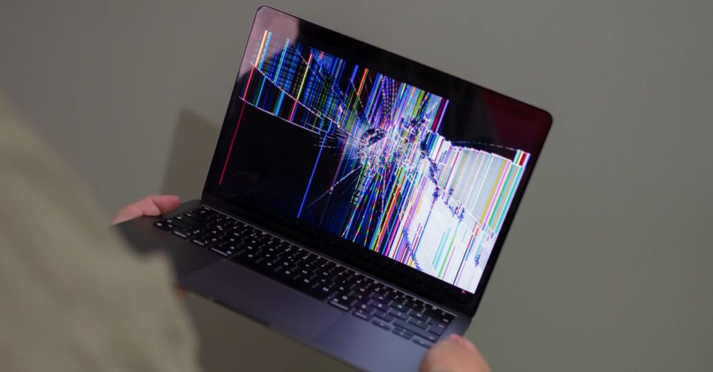 Broken-website-computer-screen-6
