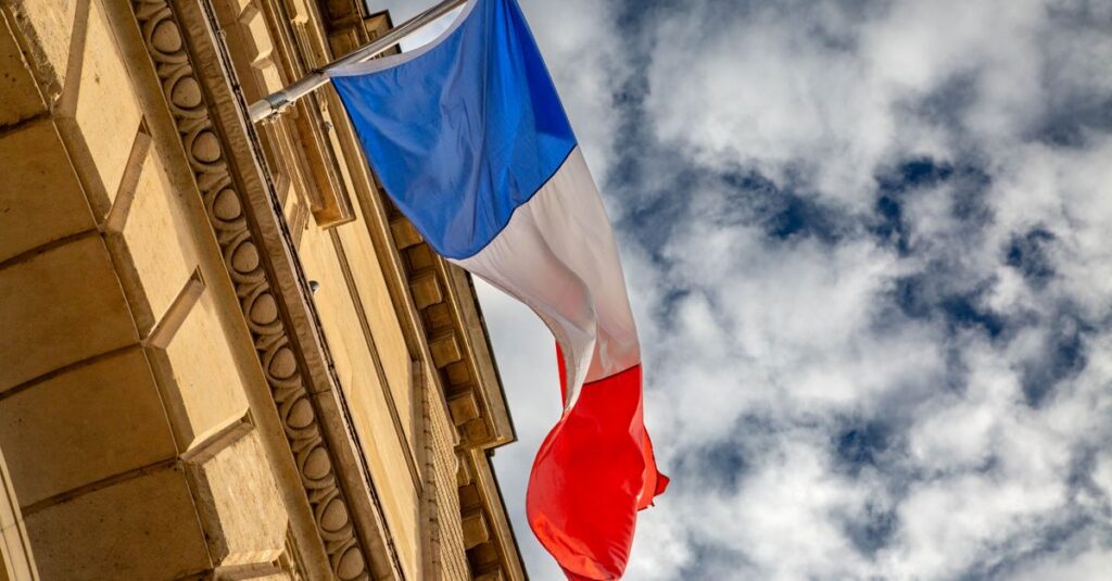 Illustration de Catastrophe numérique : la France sous le feu des cyberattaques France-cyberattack-government