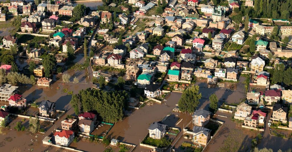 India-flood-devastation-1