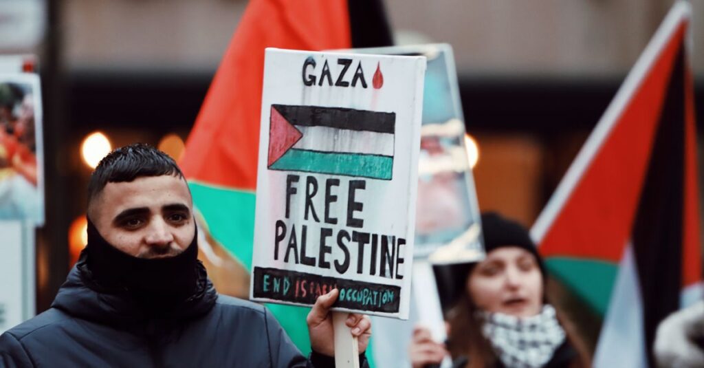 Illustration de La gauche israélienne au bord du gouffre, une union de la dernière chance Israeli-politics-protest