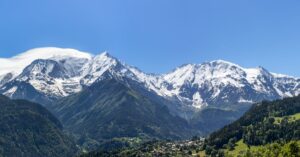 Illustration de Tragédie en montagne : un ancien pilier de la Marine française disparaît Mountain-tragic-accident-France