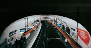 Illustration de Métro parisien : la mise en scène grotesque des politiques Paris-subway-politics