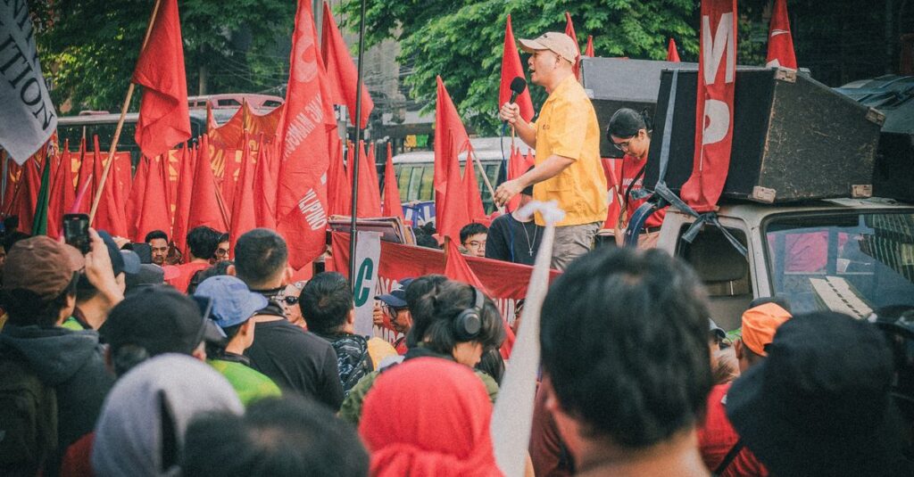 Illustration de Trocadéro : la malédiction des droites persiste Trocadero-political-rally