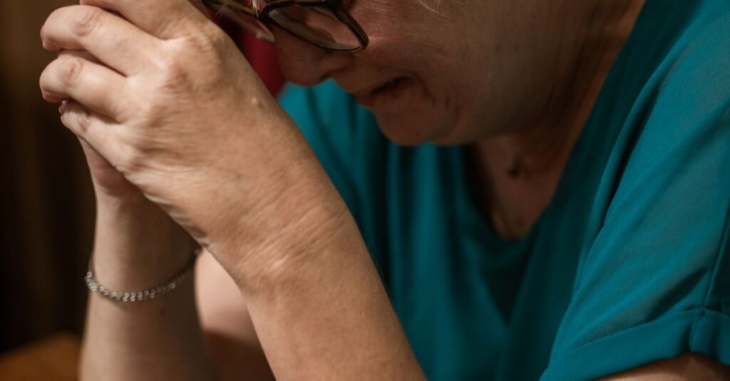 elderly-woman-victim-crime