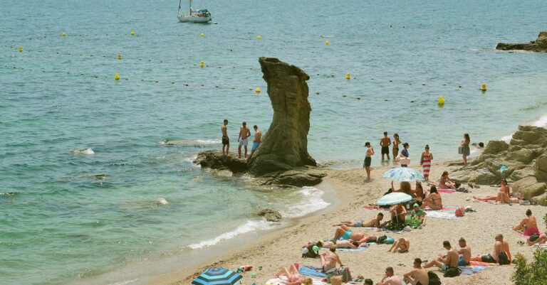 Illustration de La France suffocante : une chaleur accablante sans répit hot-summer-france-1
