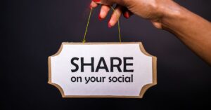 Illustration de Influenceurs : le côté sombre de la consommation de masse influencers-unethical-advertising
