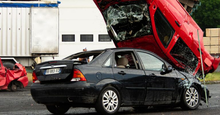 Illustration de TikTok, la folie des «likes» et la mort sur l'autoroute irlandaise ireland-car-accident