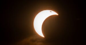 solar-eclipse-people